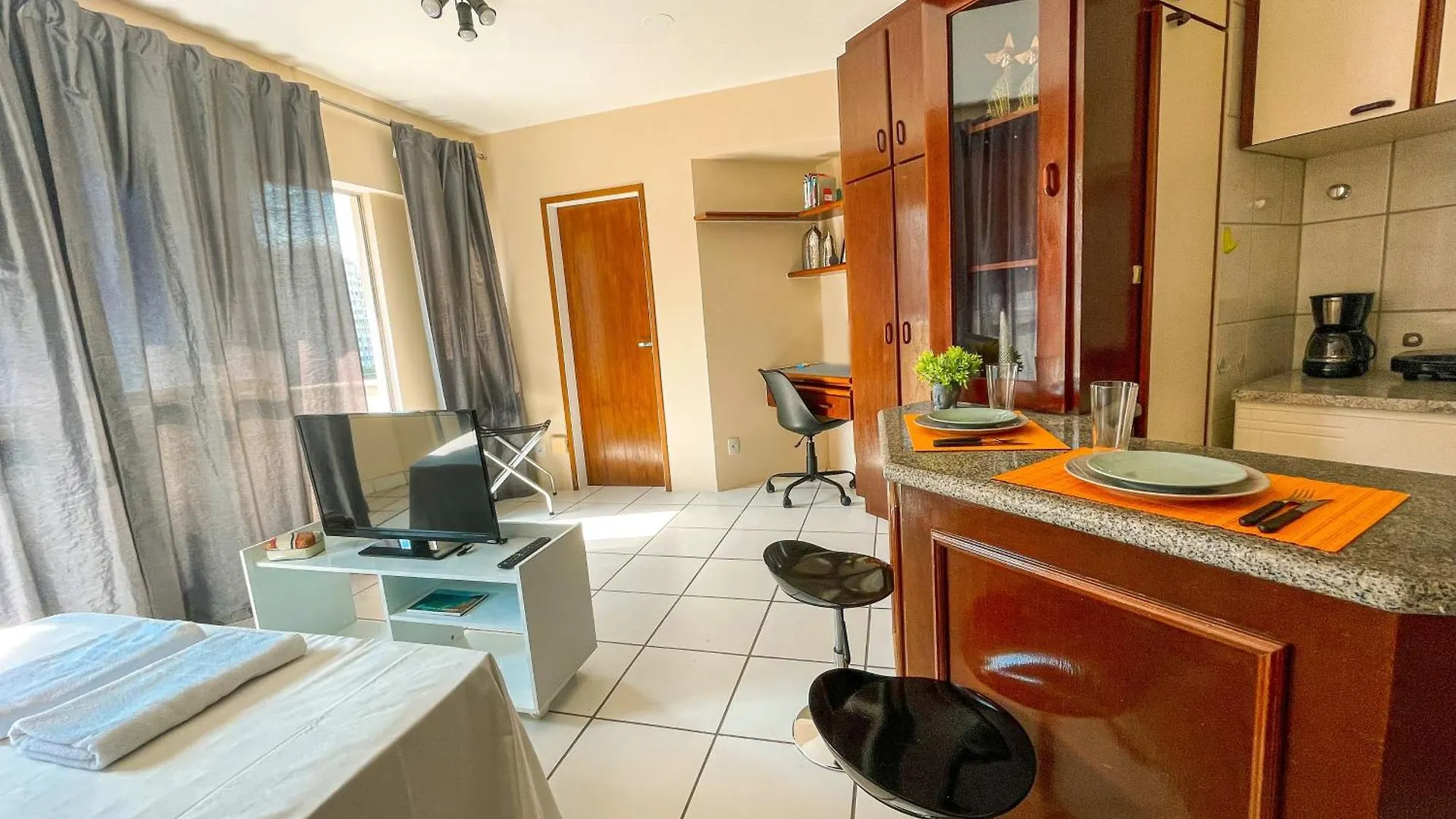 Apartment Studio No Centro: Piscina, Academia E Garagem N209 Florianopolis
